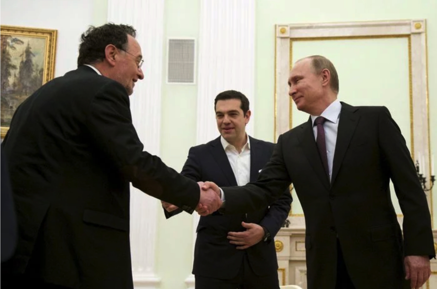 Ακροδεξιοί και κομμουνιστές μαζί στο τυφλό φιλορωσικό κόμμα