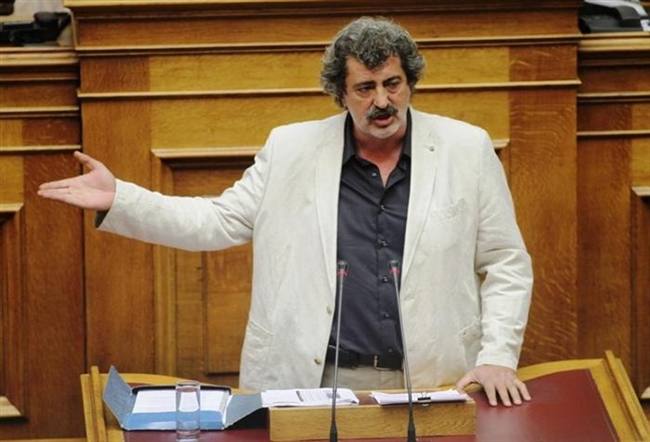 «Τρία μέτρα κάτω από τη γη»