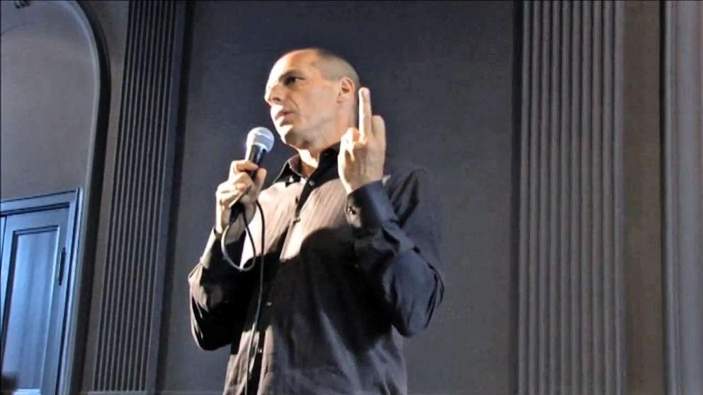 Κουίζ: γιατί δεν έχει φύγει ακόμη ο Βαρουφάκης;