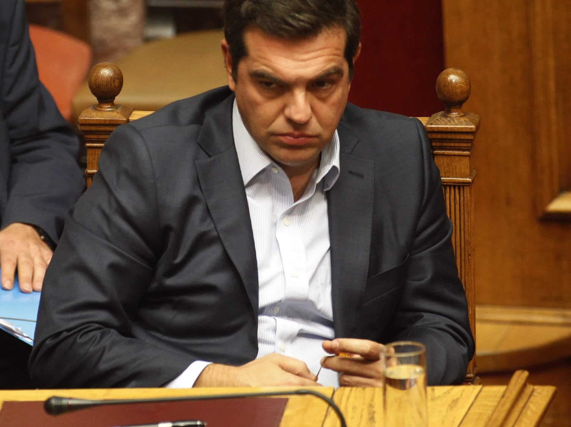 H τήρηση του Συντάγματος επαφίεται στα κέφια των Ελλήνων