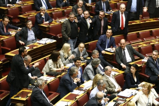 Ρέκβιεμ για μια υποτιθέμενη «Αριστερά» που ήθελε και δεν ήθελε να «αυτοκτονήσει»