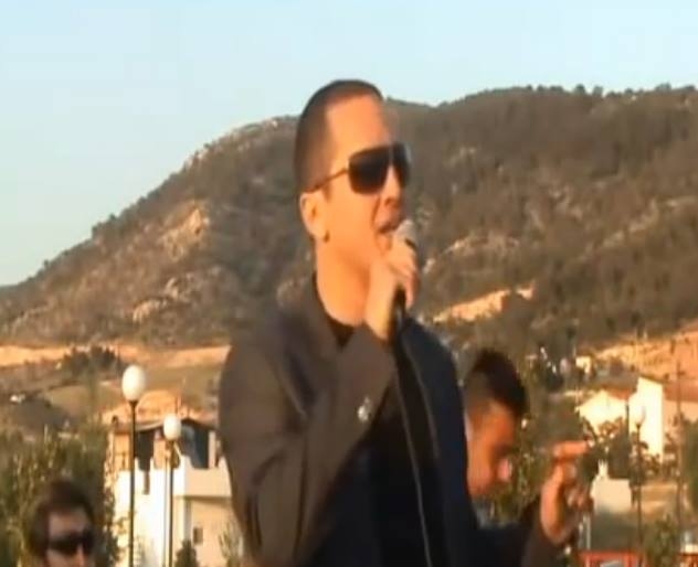 Κασιδιάρης, δημοσιογραφία της πλάκας και προβληματικοί βουλευτές