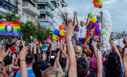 Ευρωδικαστήριο: υποχρεωτική η νομική αναγνώριση των ομόφυλων ζευγαριών