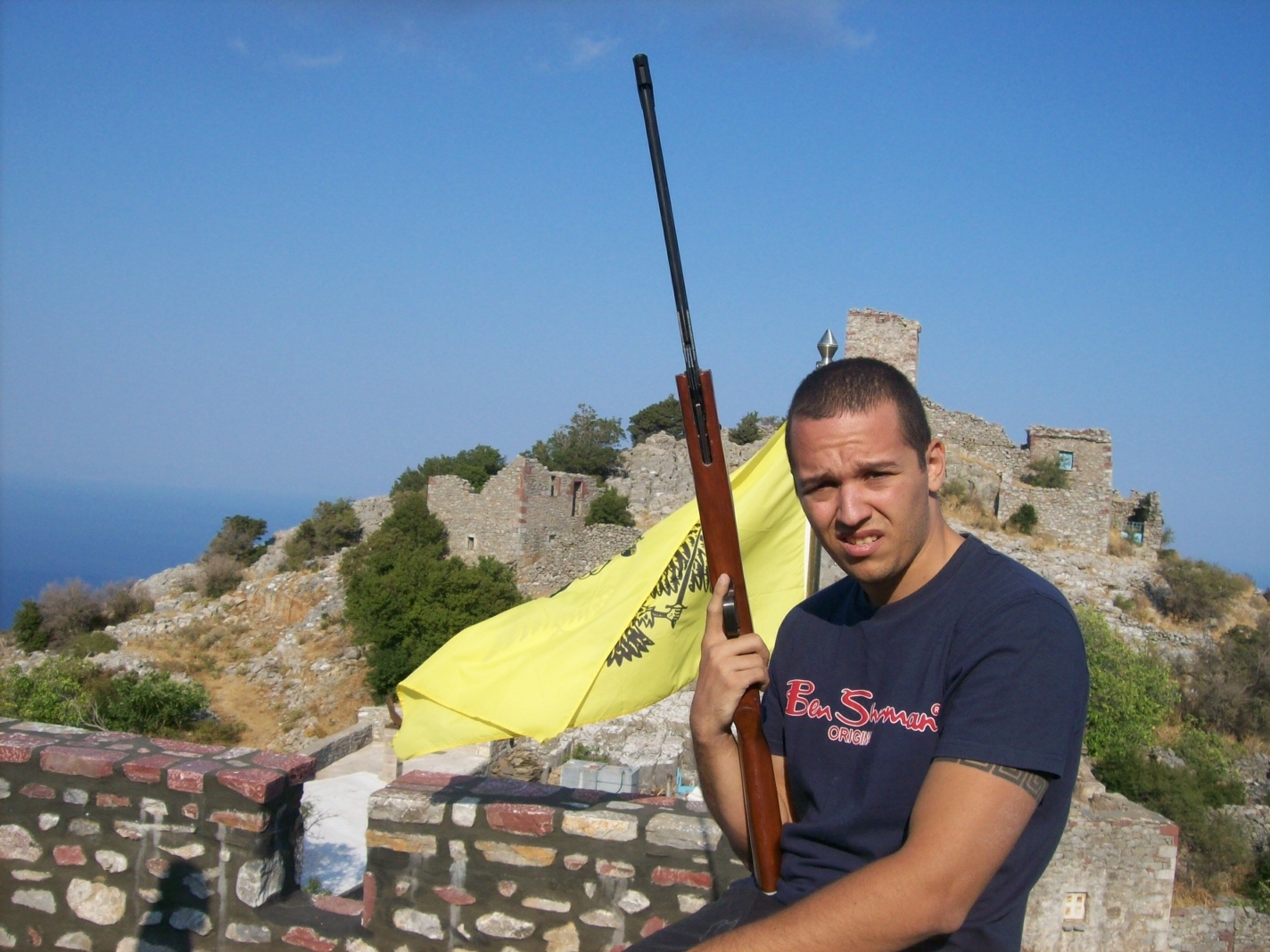 Ανεκτική ή μαχόμενη δημοκρατία;  Σχόλιο στην τροπολογία για το κόμμα Κασιδιάρη