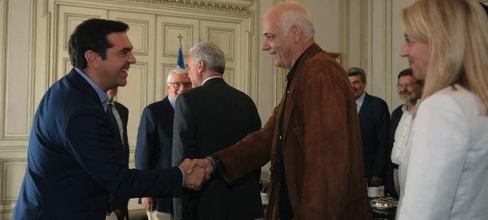Το Σύνταγμα ως θεατρική παράσταση