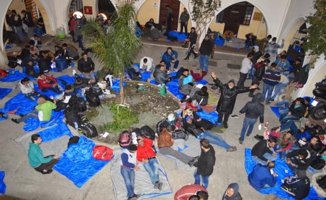 Οι μετανάστες και εμείς