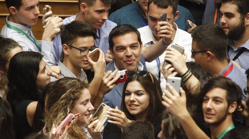 Η Βουλή των εφήβων, ο Σάντος και η εκθεσιολογία