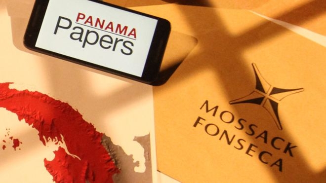 Το «βαθύ λαρύγγι» των Panama papers σπάει τη σιωπή του