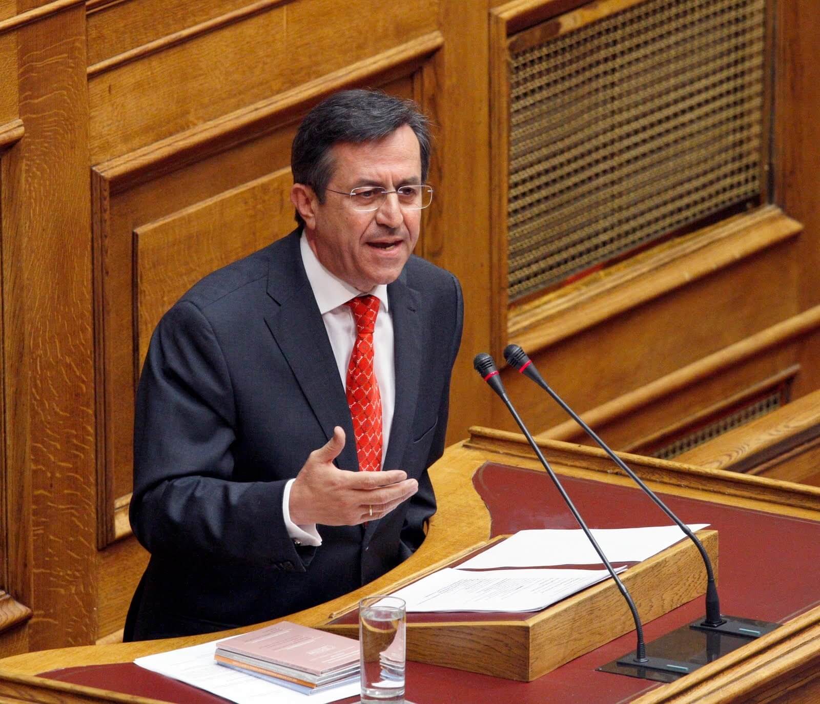 Απίστευτο: λύκος στα πρόβατα!