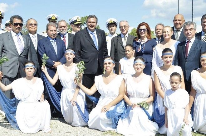 Ο στρατός είναι πάντα (και μόνο) γένους αρσενικού