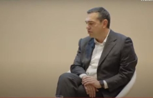 &Omicron; &Alpha;&lambda;έ&xi;&eta;&sigmaf; &Tau;&sigma;ί&pi;&rho;&alpha;&sigmaf; &sigma;&upsilon;&nu;&omicron;&mu;&iota;&lambda;&epsilon;ί &mu;&epsilon; &tau;&eta;&nu; &delta;&eta;&mu;&omicron;&sigma;&iota;&omicron;&gamma;&rho;ά&phi;&omicron; &Xi;έ&nu;&iota;&alpha; &Kappa;&omicron;&upsilon;&nu;&alpha;&lambda;ά&kappa;&eta; &sigma;&tau;&omicron; &sigma;&upsilon;&nu;έ&delta;&rho;&iota;&omicron; &tau;&eta;&sigmaf; &Kappa;&alpha;&theta;&eta;&mu;&epsilon;&rho;&iota;&nu;ή&sigmaf;: &laquo;&Mu;&epsilon;&tau;&alpha;&pi;&omicron;&lambda;ί&tau;&epsilon;&upsilon;&sigma;&eta;: 50 &chi;&rho;ό&nu;&iota;&alpha; &mu;&epsilon;&tau;ά&raquo;