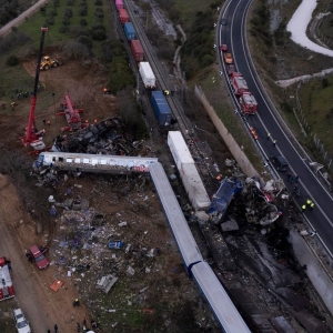Τετάρτη, 1 Μαρτίου 2023. Εικόνα από ψηλά του τρομερού δυστυχήματος στα Τέμπη.