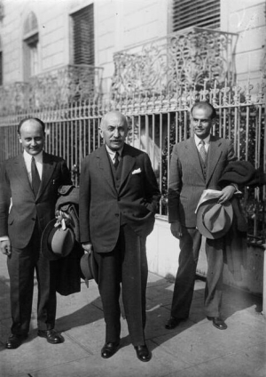 &Omicron; &Pi;&alpha;&nu;&alpha;&gamma;ή&sigmaf; &Tau;&sigma;&alpha;&lambda;&delta;ά&rho;&eta;&sigmaf; (&sigma;&tau;&omicron; &kappa;έ&nu;&tau;&rho;&omicron;) &tau;&omicron; 1933 &sigma;&tau;&eta; &Gamma;&epsilon;&nu;&epsilon;ύ&eta;.  